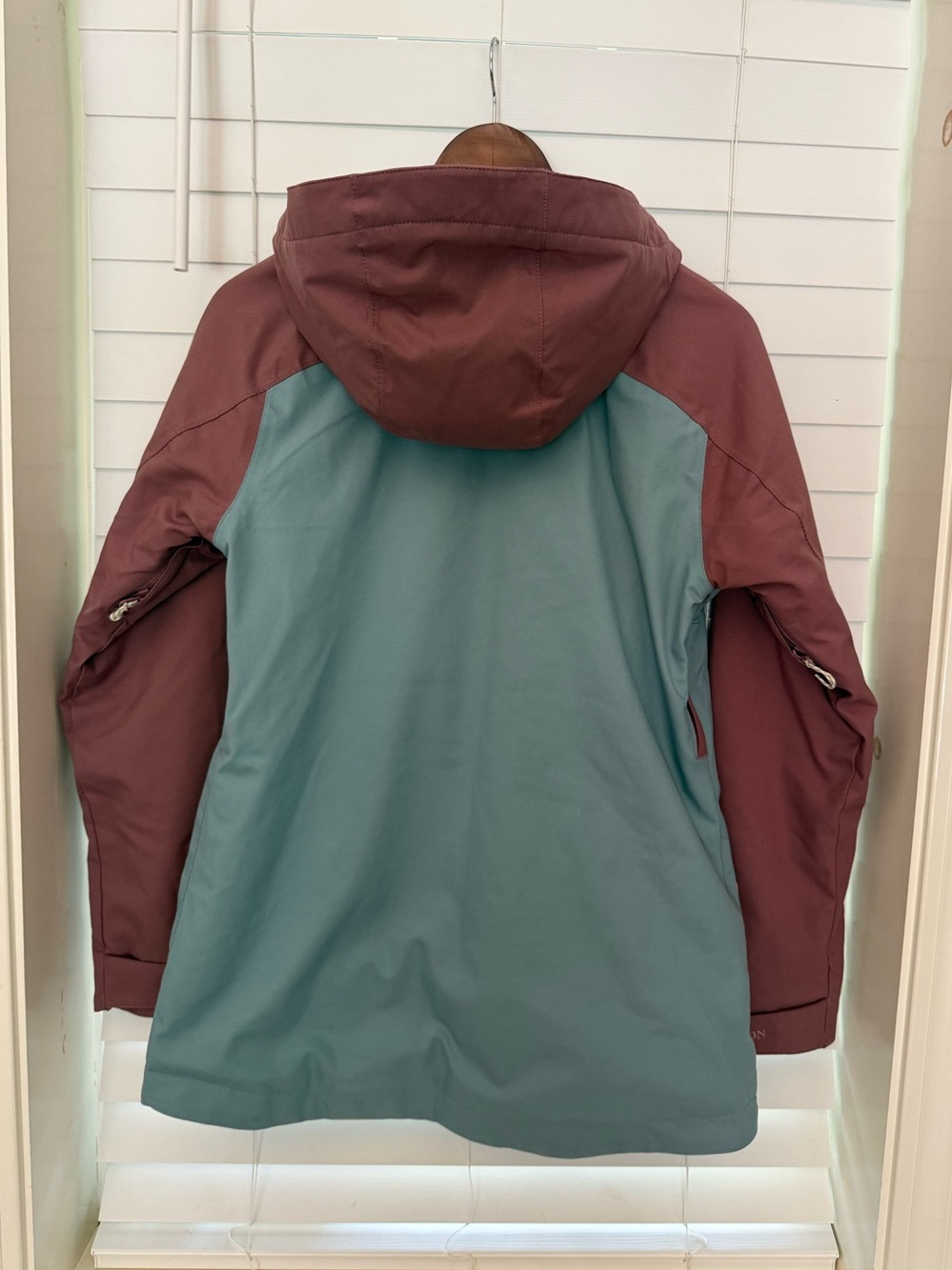 Burton Eastfall Snowboarding Ski Resort Streetwear Après Ski Waterproof Jacket - Picture 7 of 11